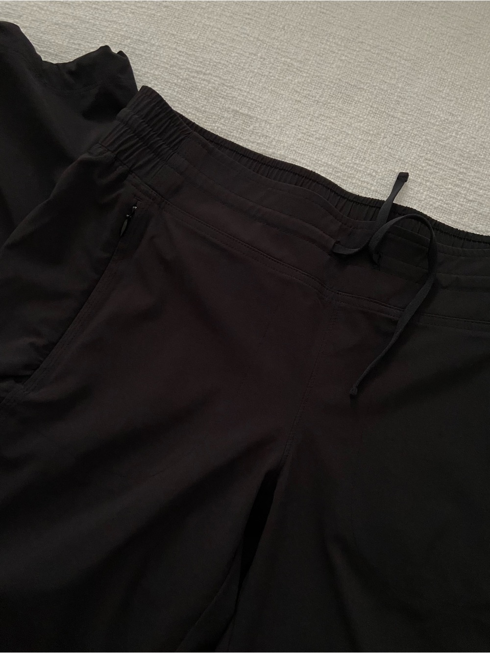 Athleta Women’s Athletic Pants with Zip Pockets and Adjustable Ankles Size 10 - Picture 6 of 8